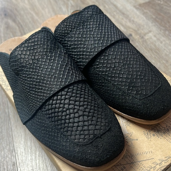 Free People “At Ease” Crocodile Print Leather Loafers/Mules Size 5.5 - Picture 10 of 16
